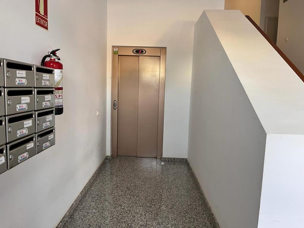 Melo Home Vecindario-Near Airport-Elevator-Garage Sardina 外观 照片